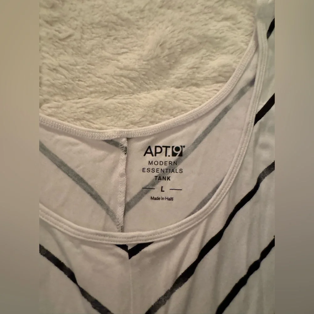 Tank top - Picture 2 of 2